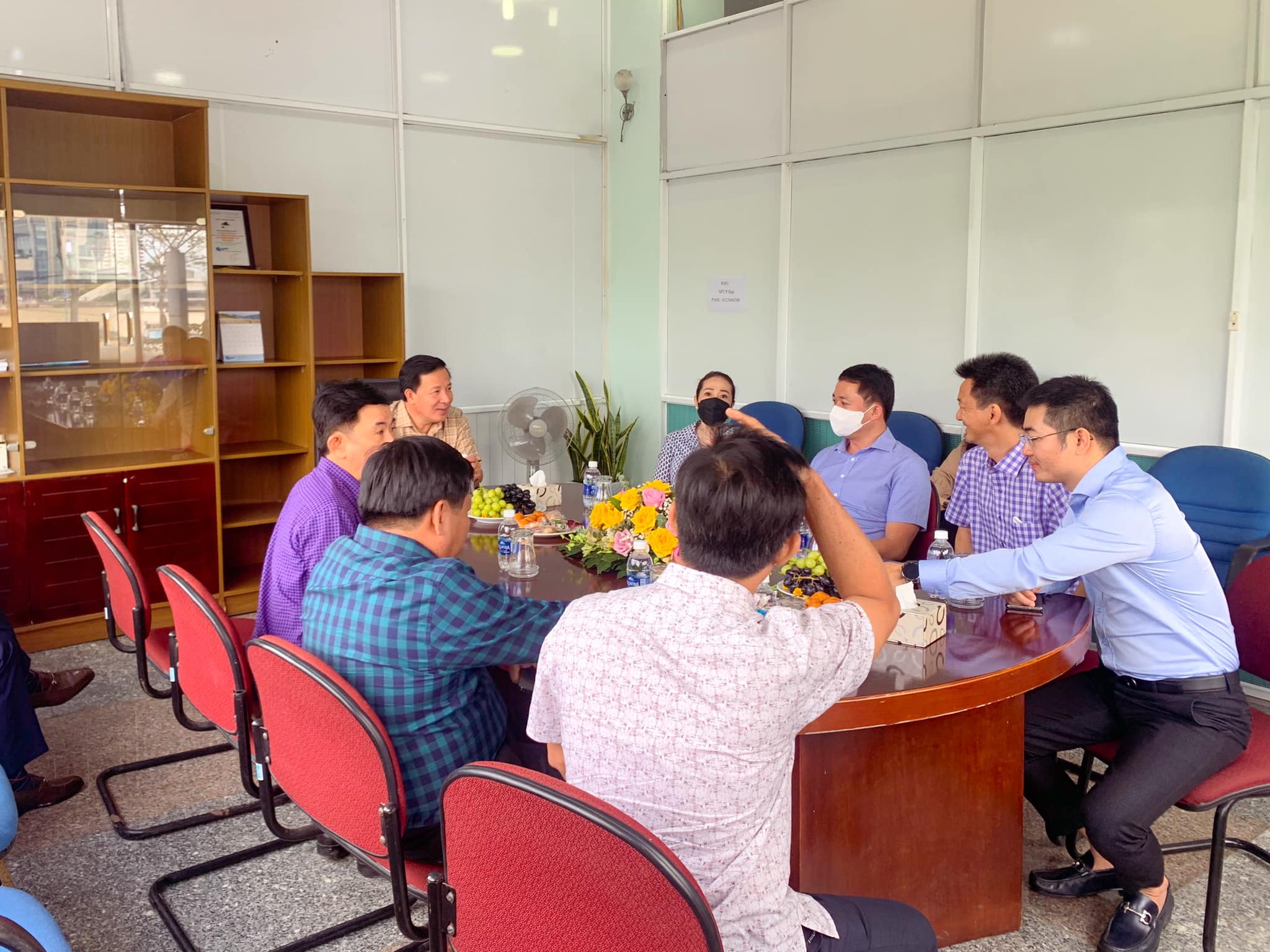 Pic 2 lanh dao LA den tham CN CTCP DVBCVT