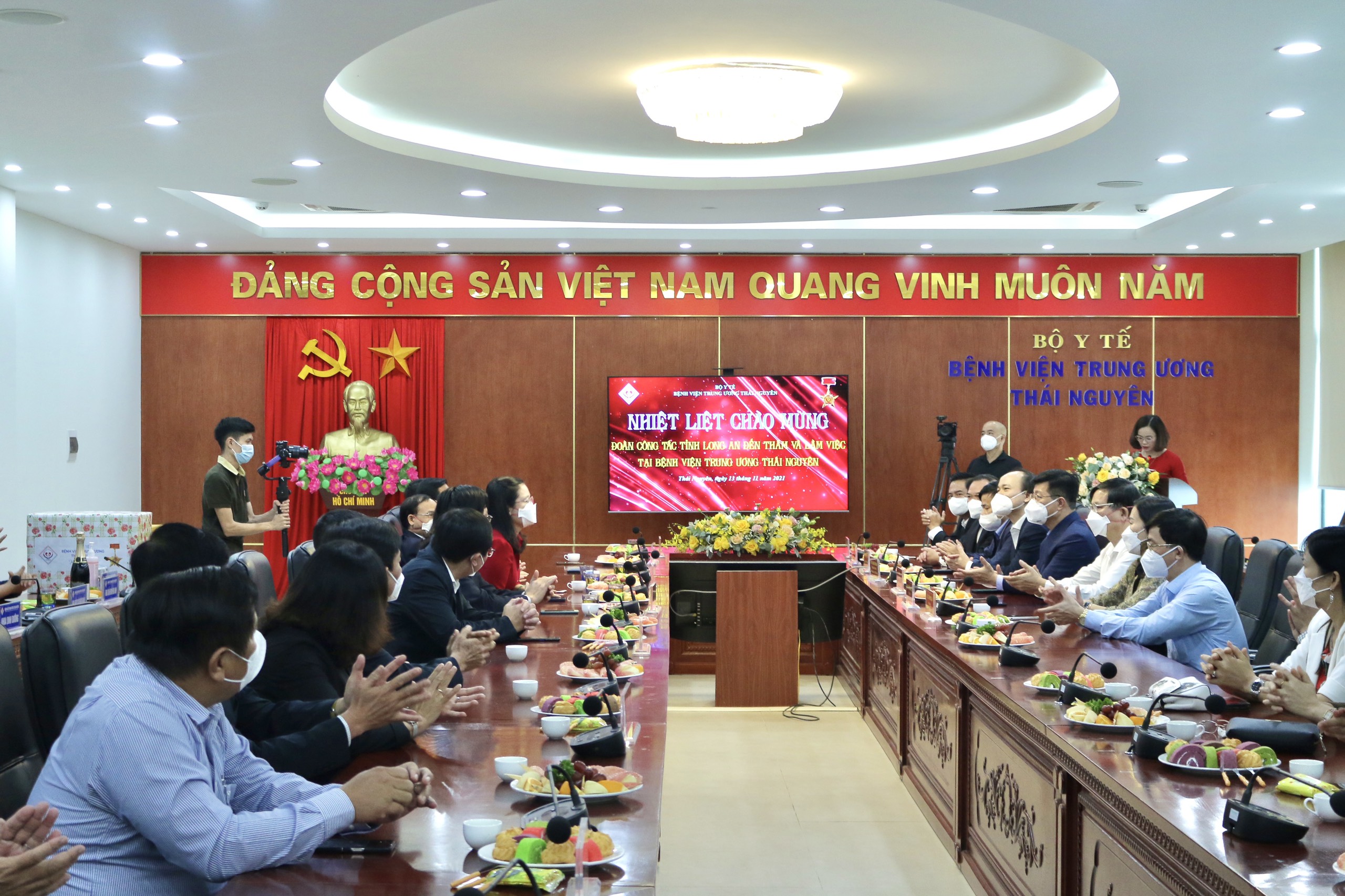 pic 3 SGT và LA đến TN