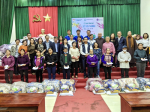 SAIGONTEL BRINGS 700 CHARITY GIFTS TO HUNG YEN PROVINCE