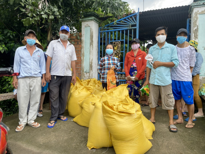 BÀ CON HUYỆN LONG THÀNH, TỈNH ĐỒNG NAI NHẬN 200 TẤN GẠO YÊU THƯƠNG TỪ SAIGONTEL