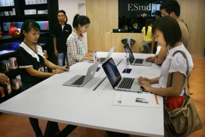 FPT khai trương cửa hàng ủy quyền cấp 1 của Apple đầu tiên